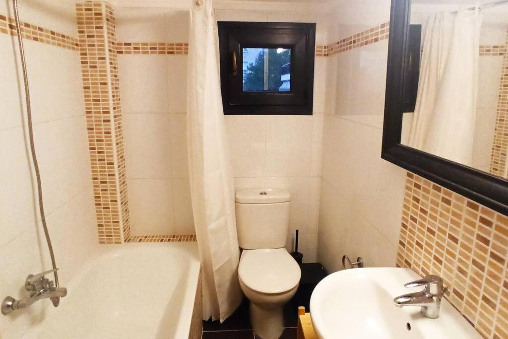 Grand Getaway Suite 300Mts From The Beach Peraía المظهر الخارجي الصورة
